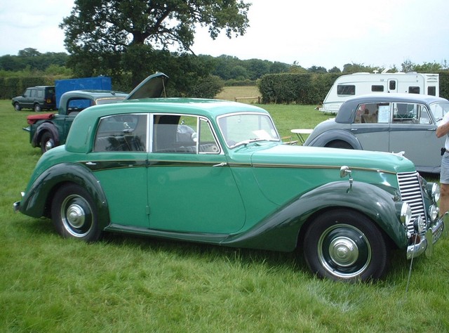 2 tone Green Whitley sized